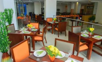 Hotel Yubarta - Housity