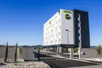 B&B Hôtel Montélimar Sud Hotel dekat L Entrepot