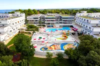 Hotel Delfin Plava Laguna - 2-Star