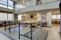 Drury Inn & Suites St. Louis St. Peters - breakfast