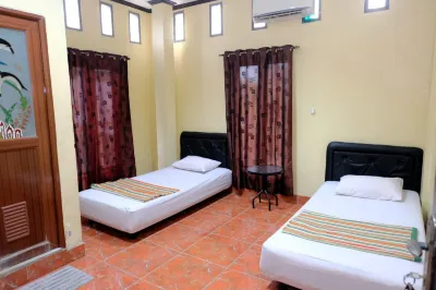 Hotel Puri Lembang Near Universitas Sulawesi Barat Majene Отели в г. 