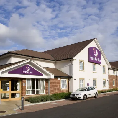 Premier Inn Peterborough North All Saints周辺のホテル