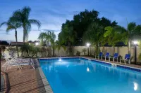 Super 8 by Wyndham Bradenton Sarasota Area Hotel a Whitfield