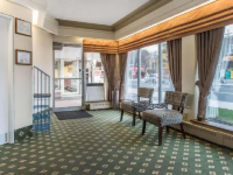 Econo Lodge Downtown Hotels in Ottawa