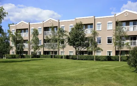 Wedgewood Resort Отели рядом с достопримечательностью «Заказник Френдс оф Кримерс Филд эт Кримерс Филд Мигратори Уотерфоул»