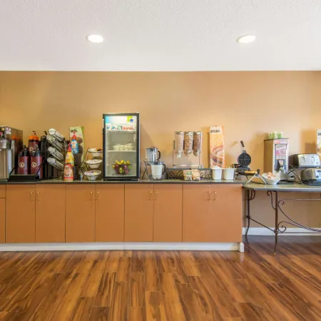 Microtel Inn & Suites by Wyndham Raton
