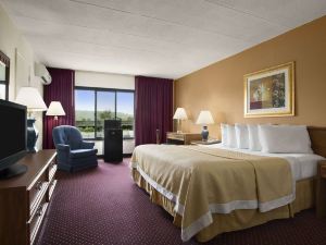 Ramada by Wyndham Pittsburgh/New Stanton