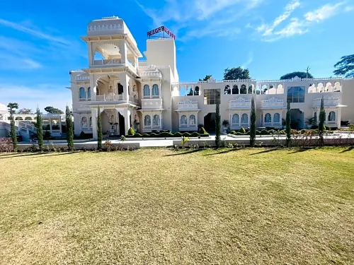 The Kumbha Mahal Resort - Afhentnings-/afleveringstjenester