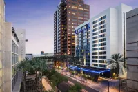 AC Hotel Phoenix Downtown Hotel dekat Hole in the Rock