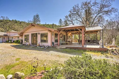 Gorgeous Oakhurst Retreat w/ Swimming Hole!