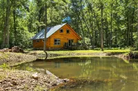 Lyndhurst Cabin on Farm w/ Pond & Stocked Stream! - Parkering