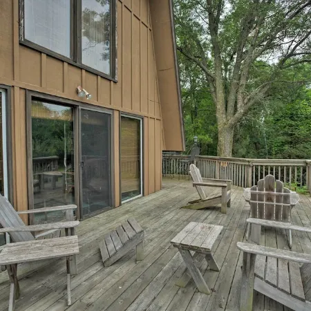 Lakeview 10-Acre Kimball Cabin w/ Private Beach!