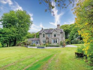 Hill House Country Estate - Princes Gate