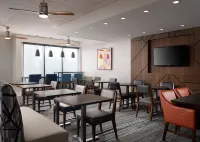 Holiday Inn Express & Suites NEW ORLEANS AIRPORT SOUTH by IHG - Morgenmad