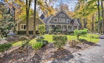 Stunning Solon Getaway ~ 20 Mi to Cleveland! - Housity
