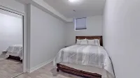 Charming 2- Bedroom with Free Parking Space