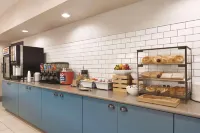 Country Inn & Suites by Radisson, Washington, D.C. East - Capitol Heights, MD Hotels in Pepper Mill Village