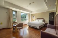 Maple Tourist Hotel - 3 estrellas