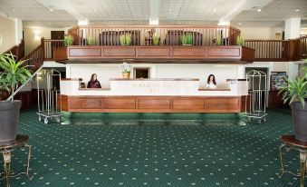 Rogue Regency Inn & Suites