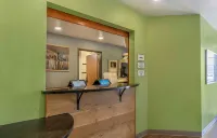 Extended Stay America Select Suites - Louisville - South - parking