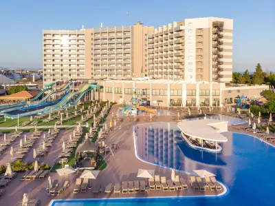 Jupiter Albufeira Hotel - Family & Fun - All Inclusive Hotels near Tren turístico Albufeira