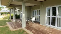 Bambous River Lodge - parking