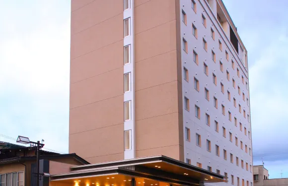 高山阿爾皮納温泉酒店