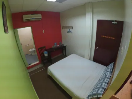Golden Gate Hotel Kemaman by RVH