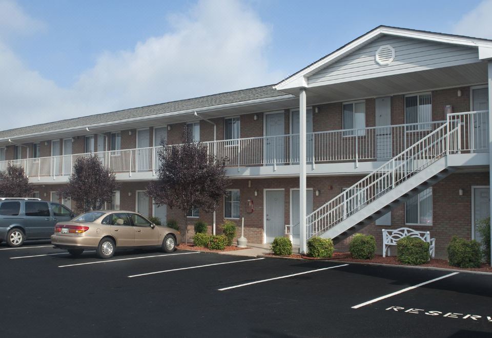 Affordable Corporate Suites Christiansburg - Housity