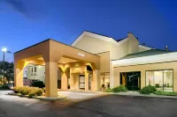 Quality Inn & Suites Southport Hotels in Indianapolis