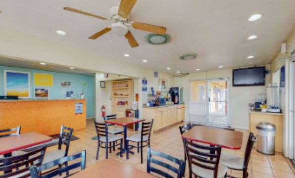 Days Inn by Wyndham Socorro