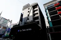 La Tree Hotel Hotels near Goyang Stadium