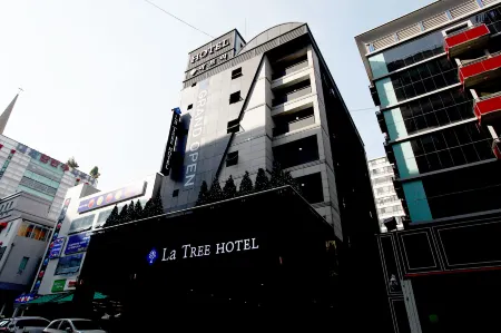 La Tree Hotel