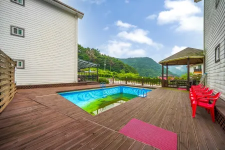 Muju Snowflower Travel Pension