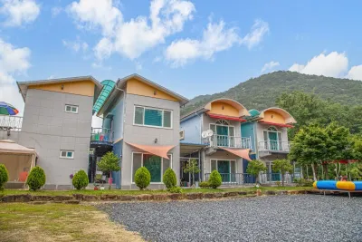 Jecheon Neunggangsong Pension Hotels near Jeongbangsa