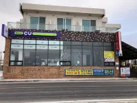 Gangneung C and Blue Pension 注文津海水浴場附近的飯店