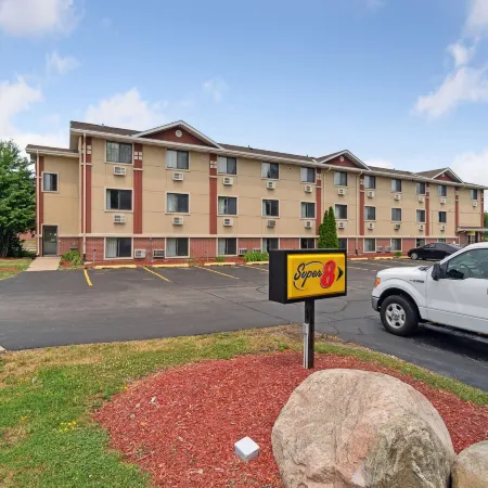 Super 8 by Wyndham Kenosha/Pleasant Prairie