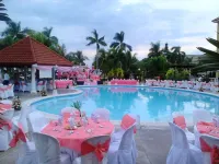 Vista Marina Hotel and Resort - Beach