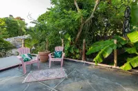 My Sisters House - Female Only Hotels in 