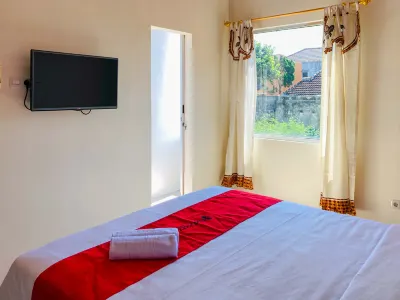 RedDoorz near Lippo Mall Yogyakarta Hotels near Faculty of Industrial Technology IST Akprind Yogyakarta