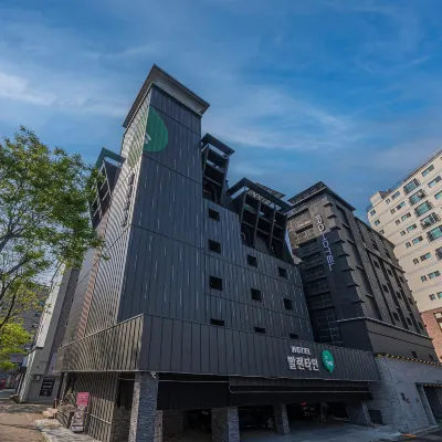 Valentine Hotel Wolgot Отели рядом с достопримечательностью «Порт Сораэ»