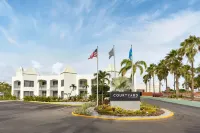 Courtyard Aruba Resort Hoteles cerca de Beach at the Blue Residences