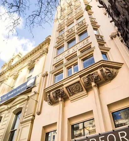 Hotel Collins