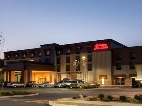 Hampton Inn & Suites Astoria