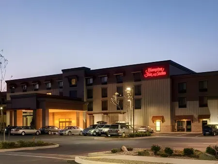 Hampton Inn & Suites Astoria Отели в г. Астория