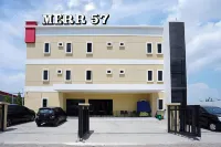Merr 57 Hotels in Mulyorejo