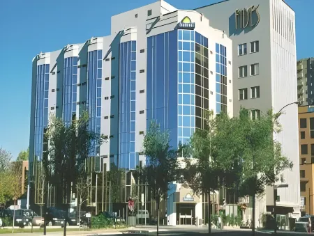 Hotel Chrome Montreal Centre-Ville Отели рядом с достопримечательностью «Парк Жан-Драпо»