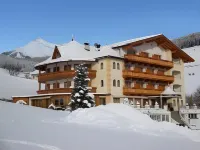 Hotel Edelweiss Hotel in zona Parrocchia Spinga