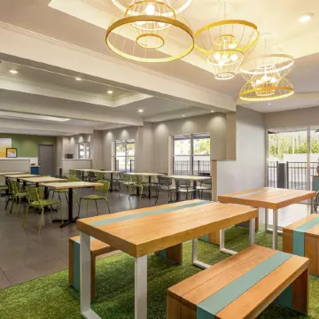 Spark by Hilton Orlando Universal Blvd