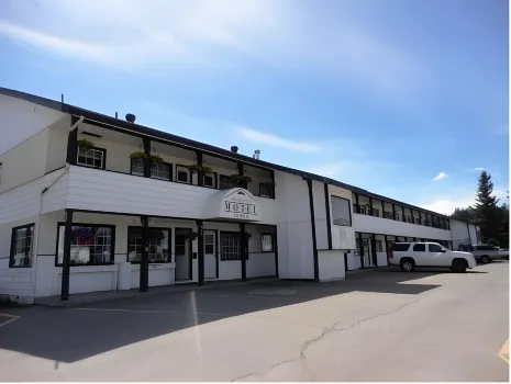 Stratford Motel Hotels near Erik Nielsen Whitehorse International Airport